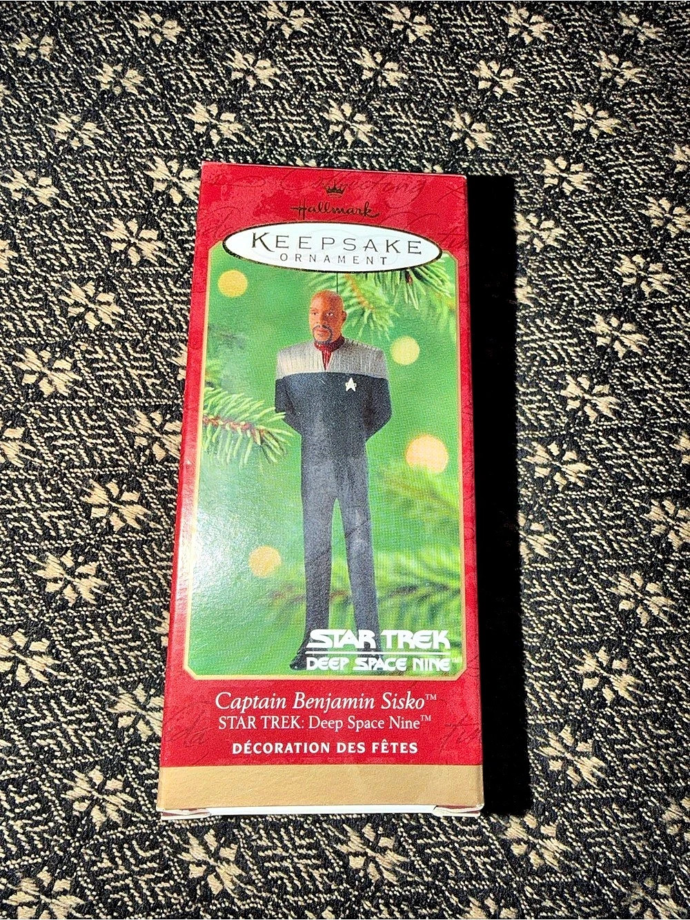 Hallmark Captain Benjamin Sisko Star Trek: Deep Space Nine Ornament Red & Green